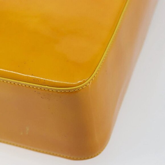 CHANEL Tote Bag Patent leather Yellow Gold CC Auth 142937 - Picture 13 of 16